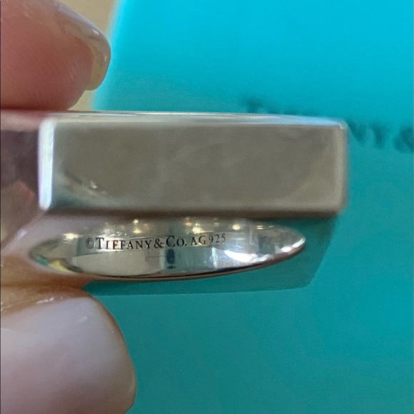 Tiffany & Co, out of retirement rectangle ring, size 6 - Picture 7 of 11